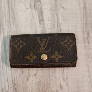 LOUIS VUITTON Monogram Multicles 4 Key Case